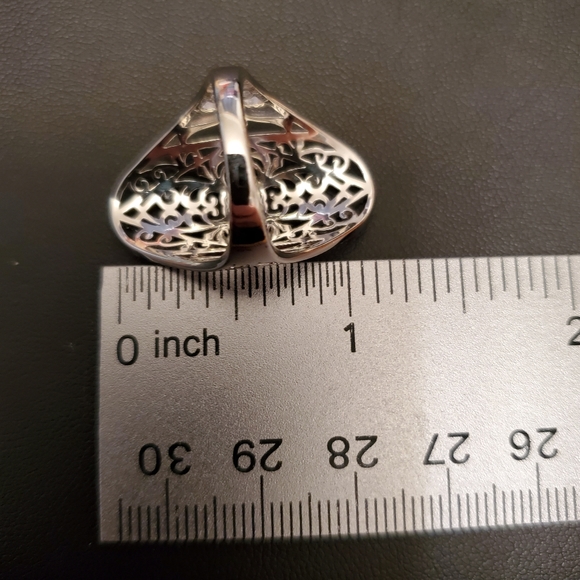 Ring - Picture 3 of 3